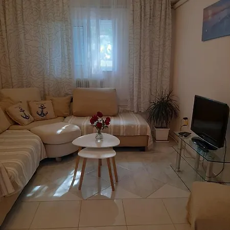 Cozy Flat In Nea Makri