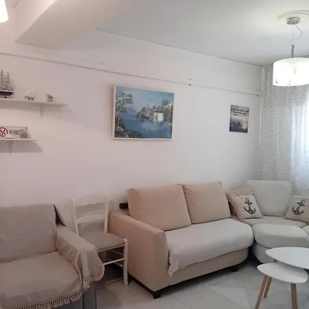 Apartment Cozy Flat In Nea Makri